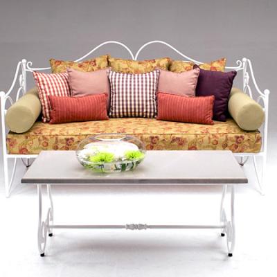 Curly daybed with chess coffee table